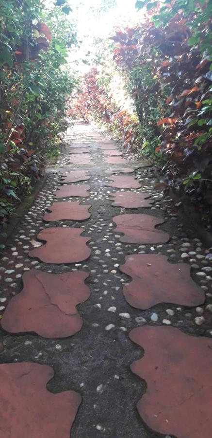Strawberry Country Villa มหาบาเลชวาร์ ภายนอก รูปภาพ