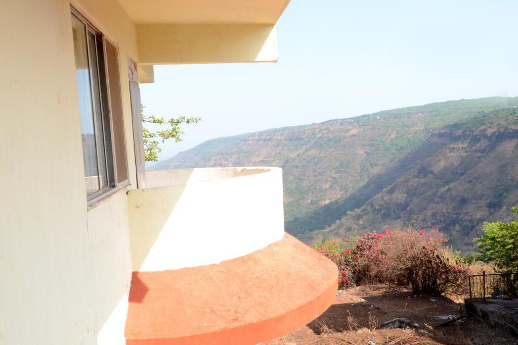 Strawberry Country Villa มหาบาเลชวาร์ ภายนอก รูปภาพ